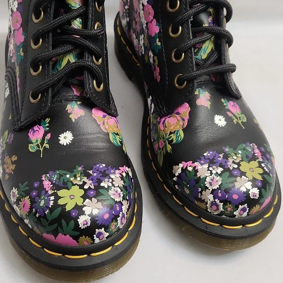 Dr. Martens 1460 Pascal Vintage Floral Leather Lace-up Black Boots (W Size 6) - Picture 10 of 12